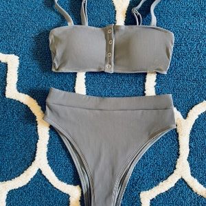 Aerie size small swimsuit. Only tried on.